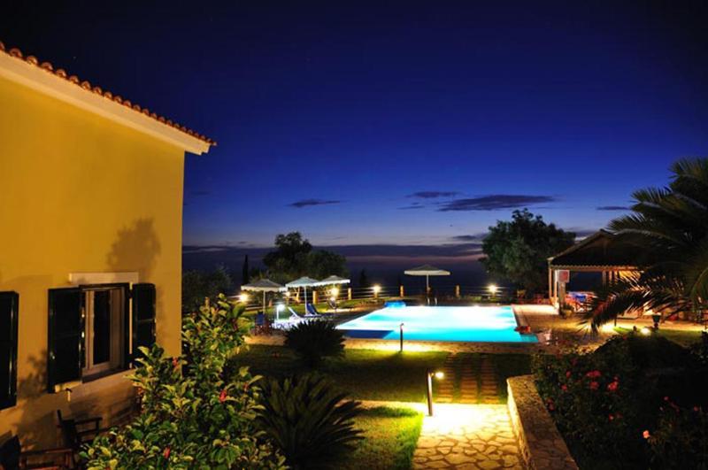 Pantheon Resort And Villas Áyios Nikítas Esterno foto